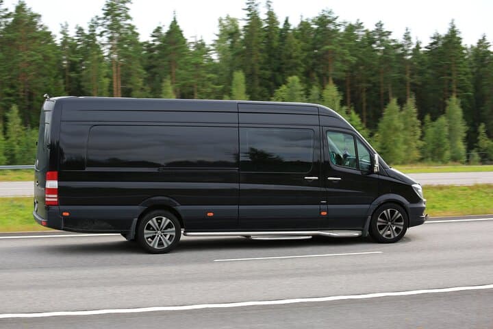 Nashville Airport Private Transfer for Groups (6–13) — BNA Chauffeur Service