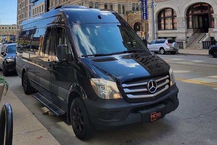 Nashville Airport Private Transfer for Groups (6–13) — BNA Chauffeur Service photo 4