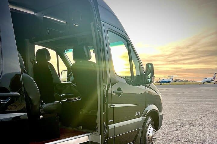 Nashville Airport Private Transfer for Groups (6–13) — BNA Chauffeur Service photo 5