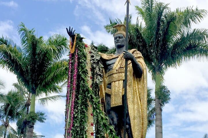 Stand-Up Paddle Hilo: Wailoa River to King Kamehameha Statue SUP Adventure