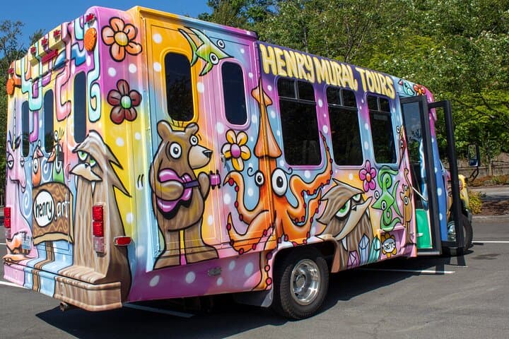 Seattle Street Murals Bus Tour — Henry's Art, Pubs & Waterfront Gallery photo 2