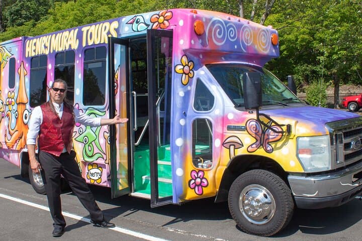 Seattle Street Murals Bus Tour — Henry's Art, Pubs & Waterfront Gallery photo 3
