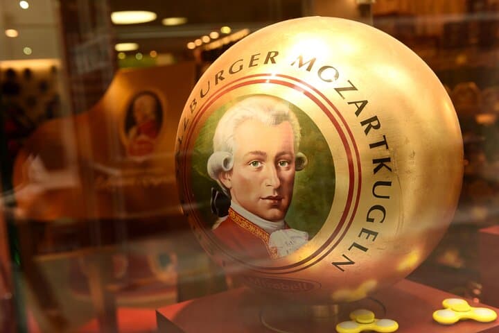 Meet Mozart in Salzburg: Private Walking Tour with Concert Tickets