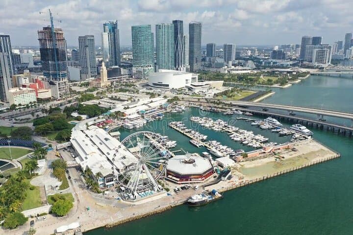 Miami Private Tour in 5 Hours — South Beach, Wynwood & Design District Highlights photo 1