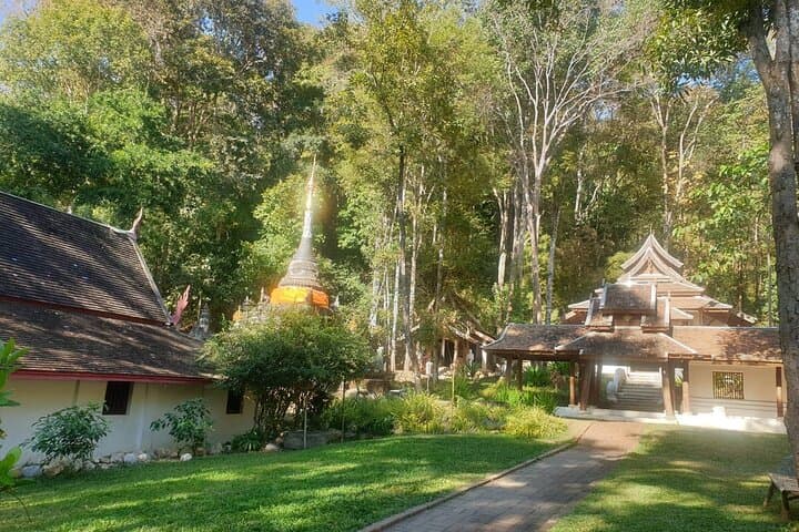 Chiang Mai Full-Day: Doi Suthep, Pha Lat & Sticky Waterfall Private Tour photo 4