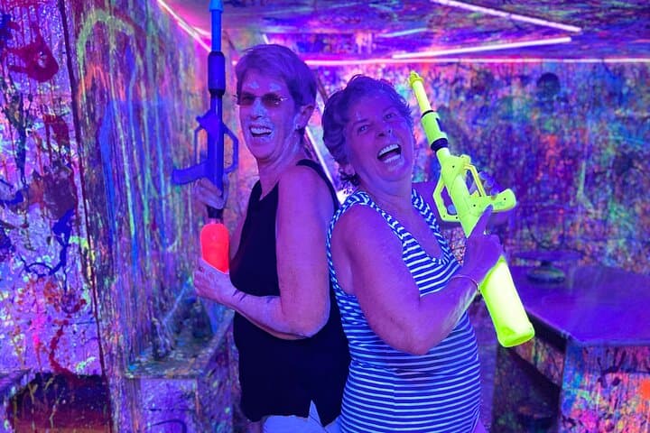 Splatter Art Paint Studio Experience in Honolulu: Throw Paint, Make Art, Have Fun