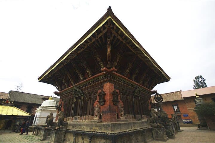 Hike to Changu Narayan: Ancient Temples and Kathmandu Valley Views