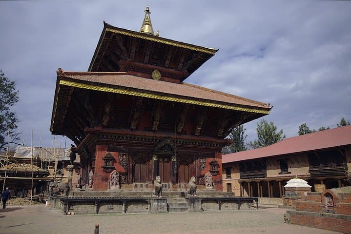 Hike to Changu Narayan: Ancient Temples and Kathmandu Valley Views photo 2