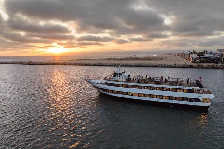 Marina del Rey Dinner Cruise: Los Angeles Harbor Yacht Dinner & Night Views photo 1