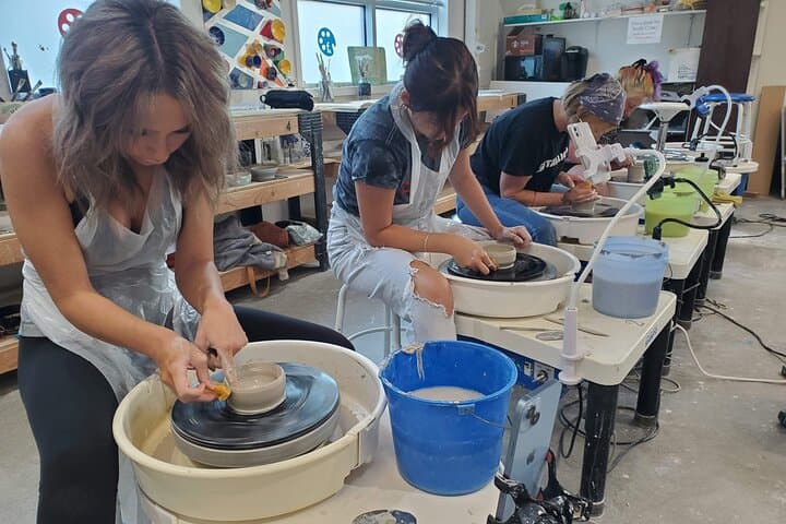 90-Minute Wheel-Throwing Pottery Class in Everett — Hands-On Clay for Beginners photo 2