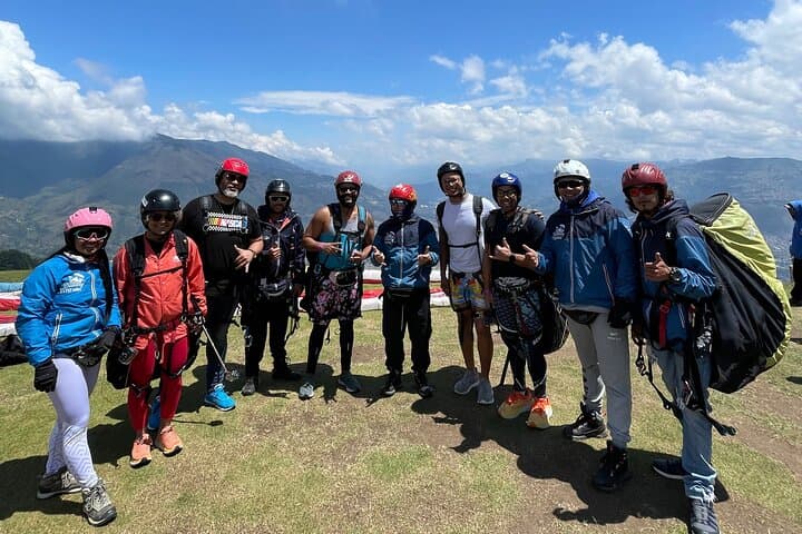 Paragliding Above Medellín: Tandem Flights Over the Aburrá Valley photo 6