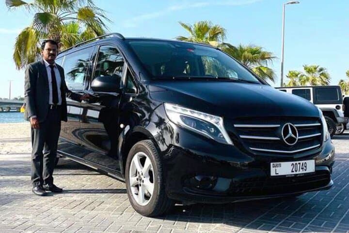 Dubai & Abu Dhabi Private Car With Driver: All-Day Chauffeur Service for Flexible Sightseeing