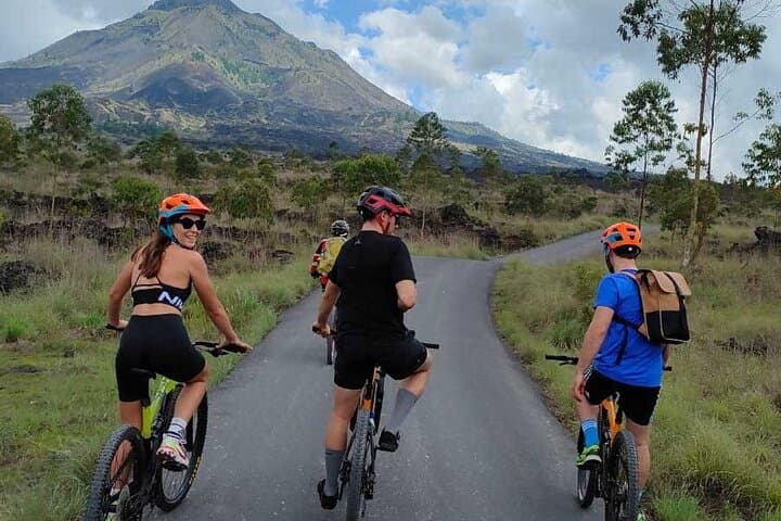 Batur Crater to Ubud: Volcano-Rim Mountain Biking Adventure photo 2