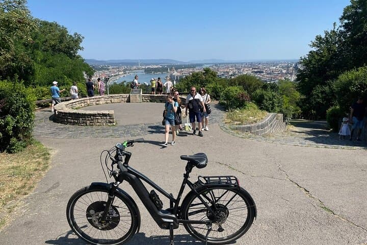 Private E‑Bike Tour to Buda Hills and Buda Castle Views photo 3