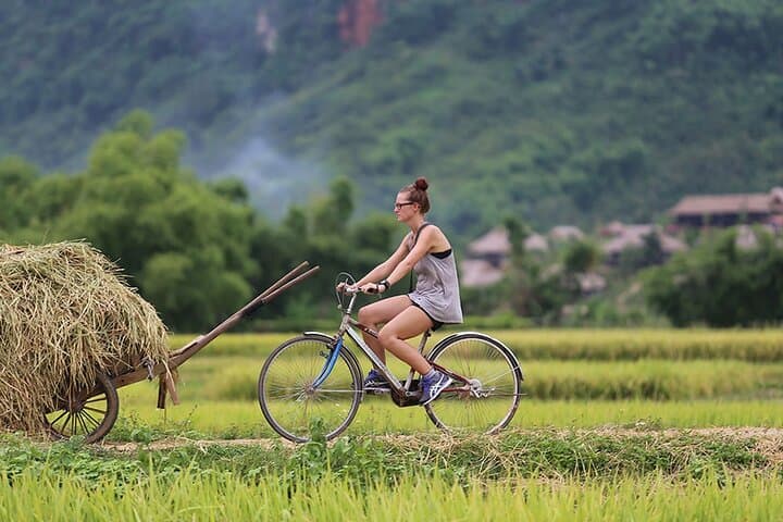 Mai Chau Valley Day Trip: Bike Through Thai & Muong Villages from Hanoi