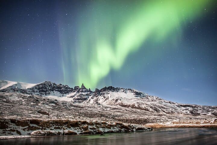 Akureyri Northern Lights Chase: Evening Aurora Bus Tour photo 4