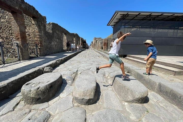 Pompei Adventure: Family-Friendly Guided Tour of Ancient Pompeii photo 1