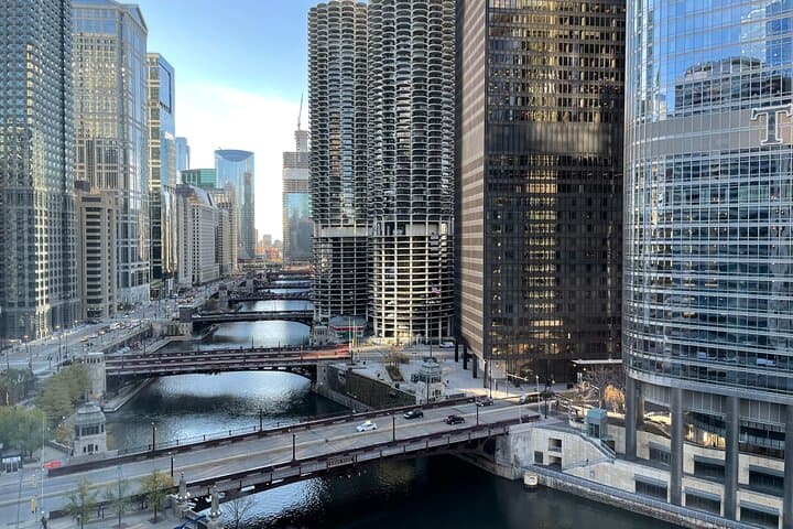 downtown-chicago-public-art-walking-tour-guide