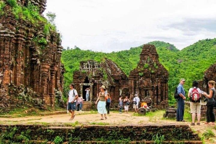 Hue to Hoi An Scenic Drive: Lang Co Beach, Hai Van Pass & My Son Day Tour photo 4