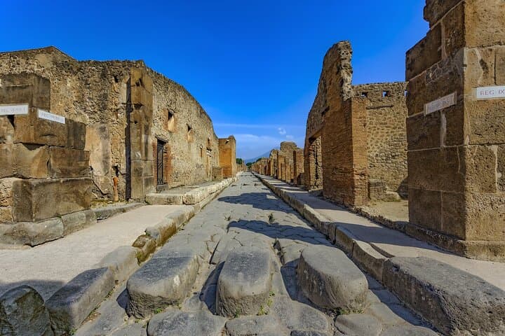 Private Pompeii & Herculaneum Tour with Vesuvius Wine Tasting photo 2