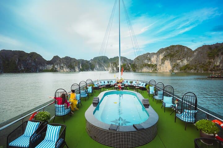 Amethyst Day Cruise: Luxury Day Tour Exploring Ha Long Bay
