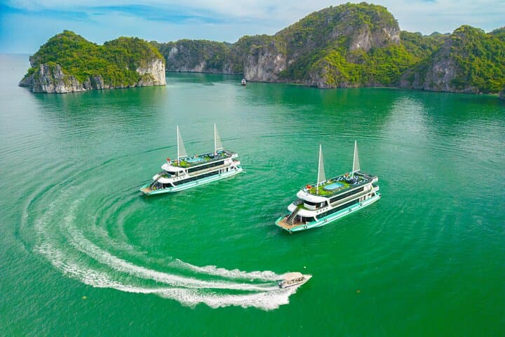 Amethyst Day Cruise: Luxury Day Tour Exploring Ha Long Bay photo 2