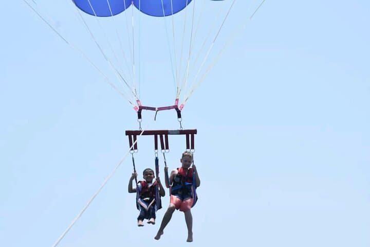 Parasail Above Hurghada: 7–10 Minute Red Sea Flight with Private Transfer photo 6