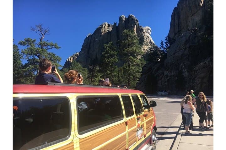 Mount Rushmore, Crazy Horse & Bison Safari: Needles Highway and Iron Mountain Scenic Tour photo 5