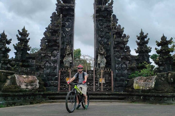 Mount Batur to Ubud Soft-Adventure Cycling: Back-Roads, Rice Fields & Village Life photo 2