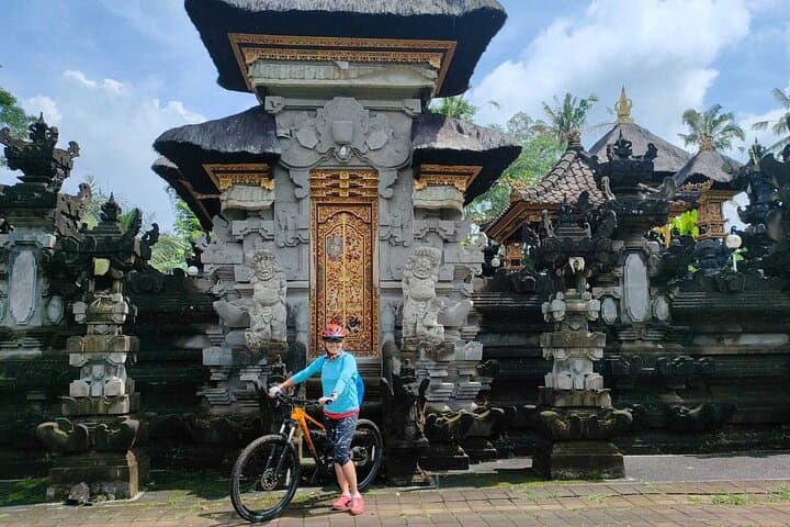 Mount Batur to Ubud Soft-Adventure Cycling: Back-Roads, Rice Fields & Village Life photo 3