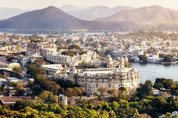 8-Day Golden Triangle: Taj, Tigers & Udaipur Lakes photo 2