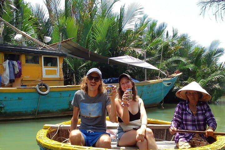 Lantern-Boat Private Bar Cruise on the Thu Bon River, Hoi An photo 4