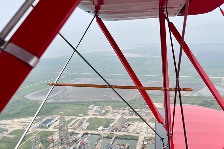 Open-Cockpit Biplane Tour Over Galveston Island: Scenic Waco Flight photo 5