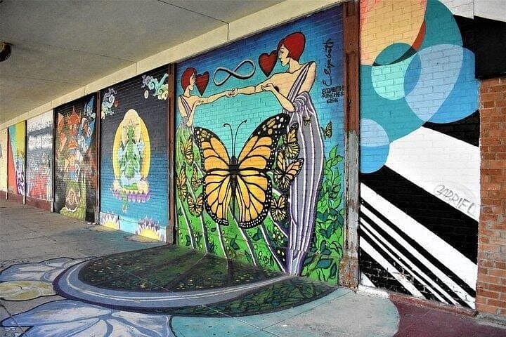 Galveston Island Art & Mural E-Bike Tour: Seawall Ride Through History photo 4