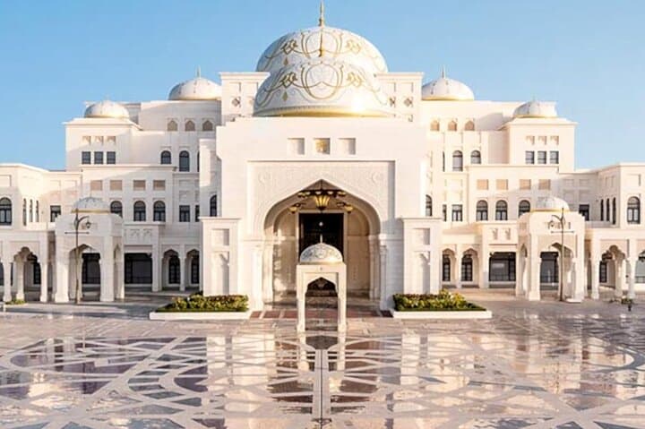 Private Abu Dhabi City & Historical Tour from Dubai — Sheikh Zayed, Heritage Village, Yas Island photo 1