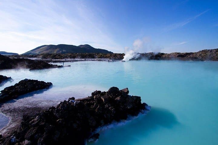 Private Blue Lagoon Transfer in Iceland — Seamless Airport to Geothermal Spa Ride photo 1