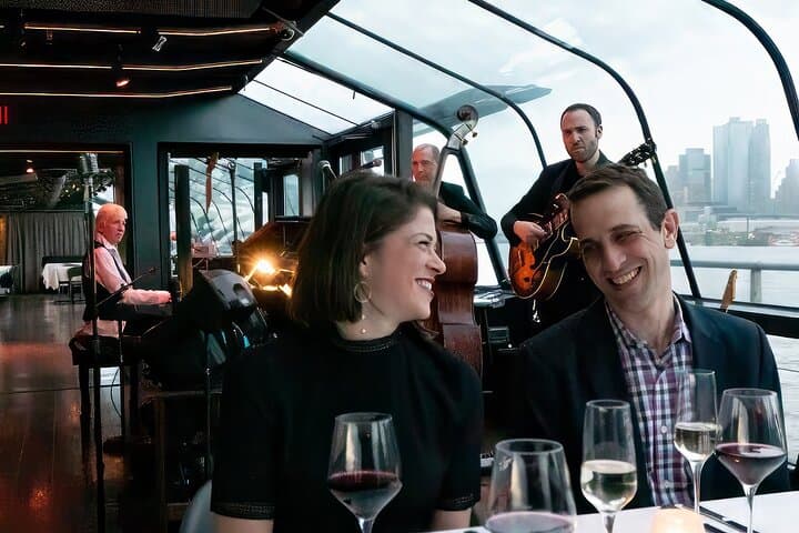 Christmas Day Brunch Cruise on Bateaux New York — Holiday Skyline Brunch & Panoramic Views photo 1