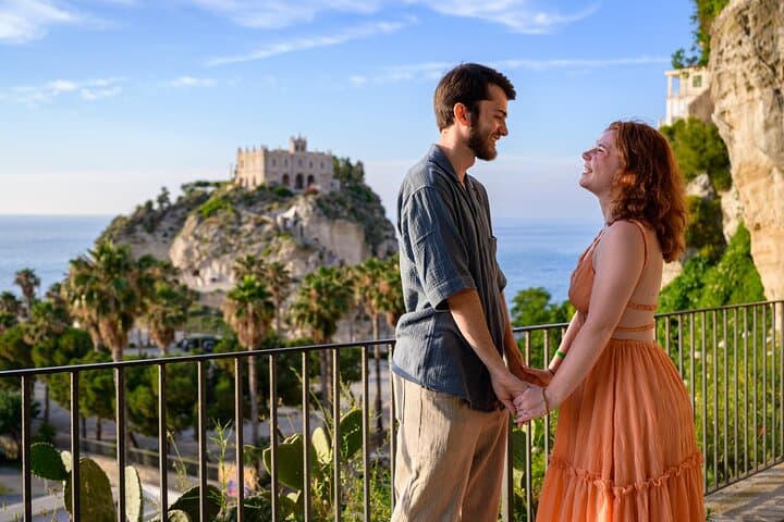 Tropea Photo Walk: Professional Photoshoot at Santa Maria dell’Isola and Golden Beaches