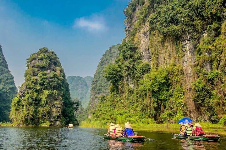 Ninh Binh Small-Group Day Tour: Trang An Grottoes, Hoa Lu & Mua Cave Viewpoint photo 6