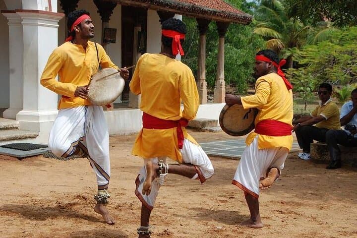 Pondicherry-Indian-Dance-Classes-and-Live-Shows-Learn-Bharatanatyam-Bollywood photo 2