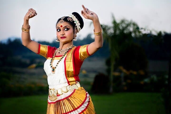Pondicherry-Indian-Dance-Classes-and-Live-Shows-Learn-Bharatanatyam-Bollywood photo 3