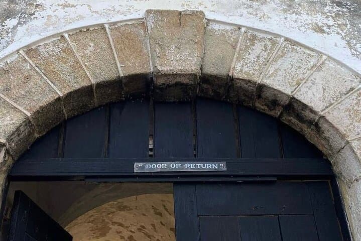 Walking the Doors of No Return: Cape Coast Castle, Assin Manso & Central Coast History photo 4