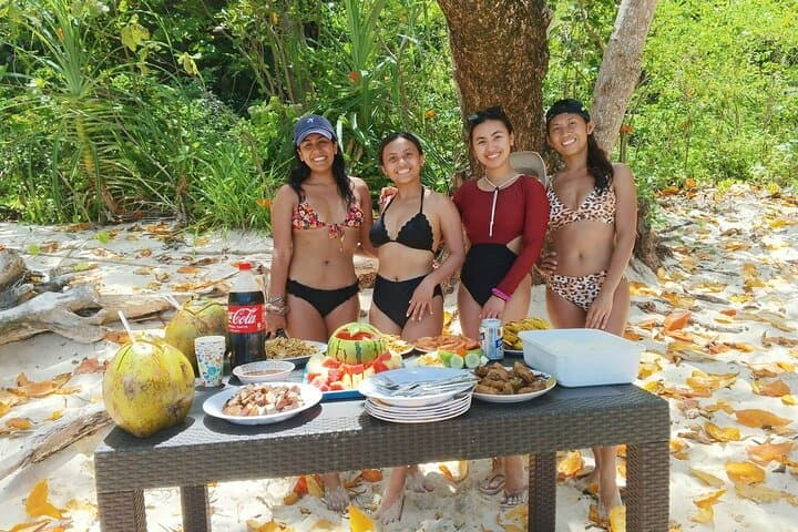 El Nido Tour A: Big Lagoon, Secret Lagoon & Seven Commandos Beach with Beach Lunch photo 3