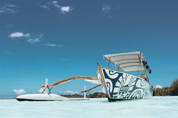Full-Day Bora Bora Lagoon Tour with Snorkeling and Motu Lunch