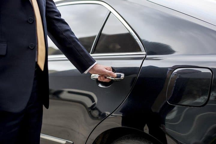 St. Louis Airport Limousine Service — Private Black Car Transfers to Lambert photo 2