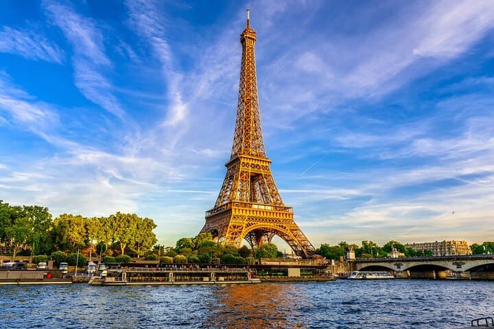Paris City Center Self-Guided Walking Tour — Bastille to Eiffel Tower photo 4