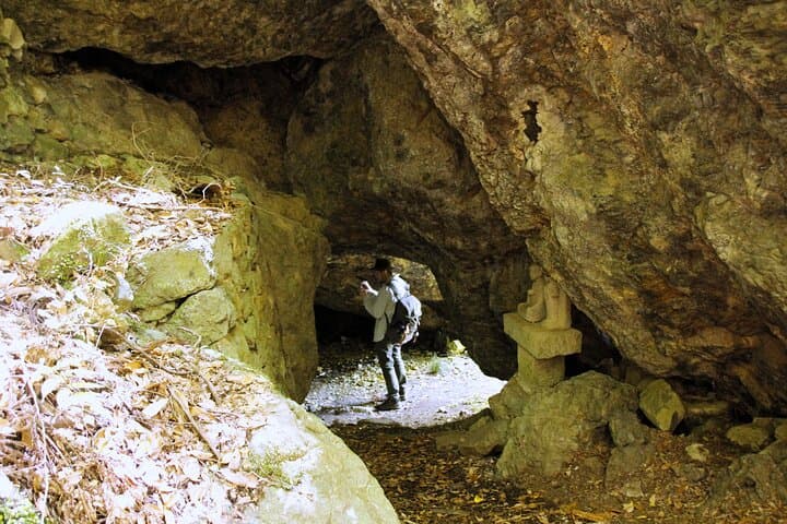 Explore Holy Mt Horaiji: Private Guided Cultural Hike in Aichi photo 4