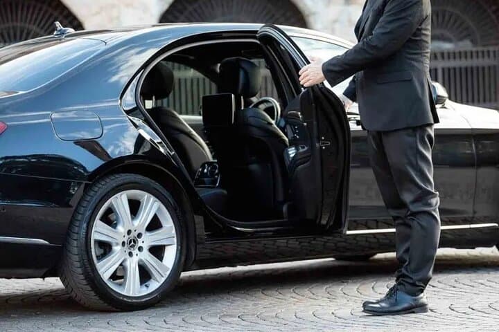 Florence Hotel-to-Meeting-Point Private Transfer — Fast, Reliable Pickup Service photo 2