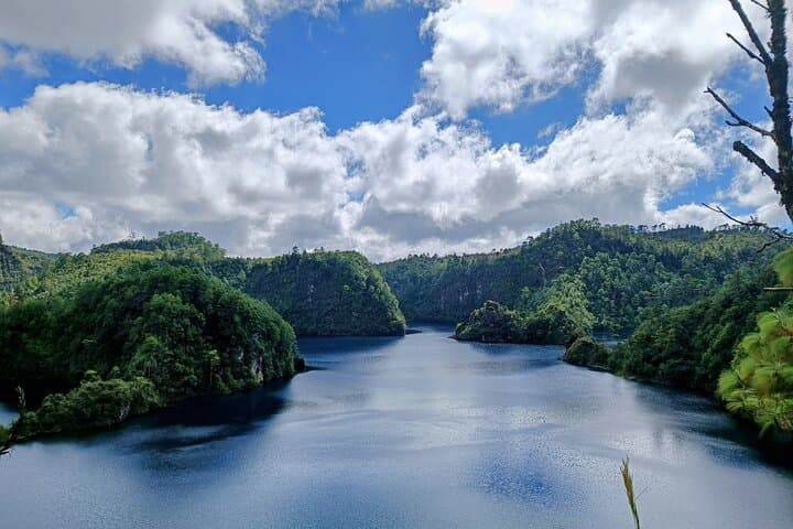 El Chiflón Waterfalls and Montebello Lakes Day Trip from San Cristóbal