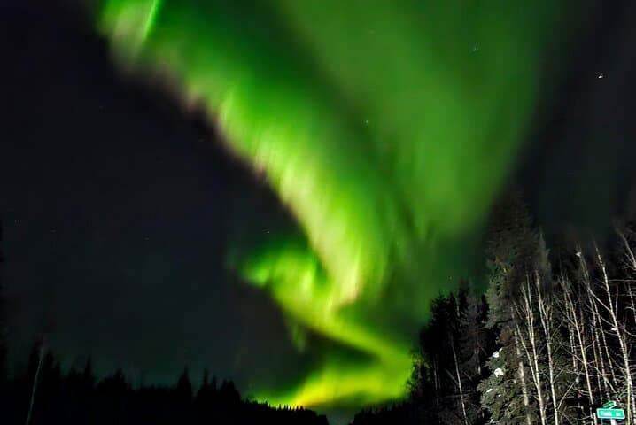 Budget Aurora Borealis Tour Near Fairbanks — Affordable Northern Lights Viewing photo 4